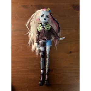 Monster High G3 Frankie Stein Blue/Pink Hair Fully Dressed with Boots/Jacket